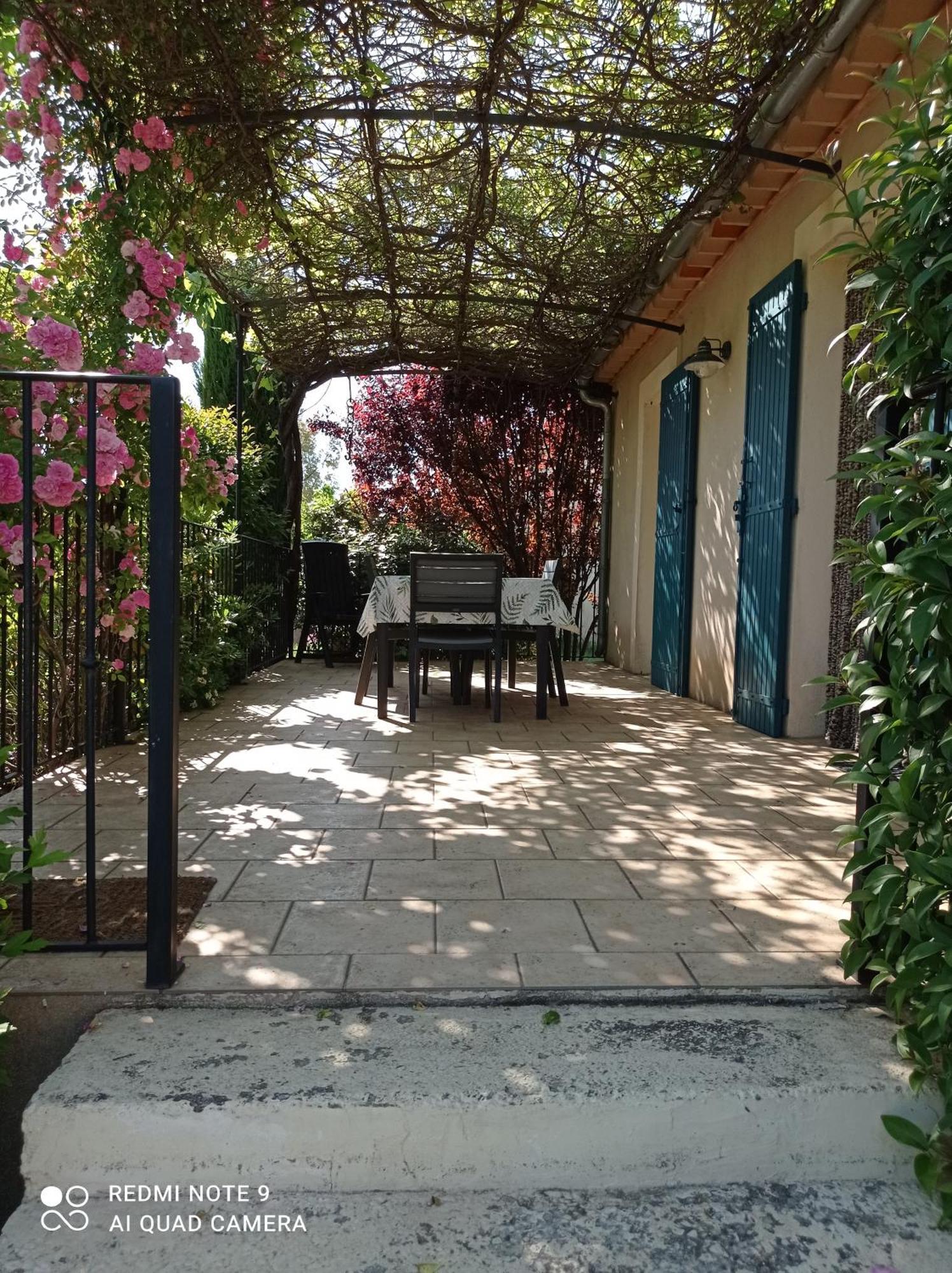 Le Cabanon D'Amandine Et Gabriel Villa Blauvac Exterior photo